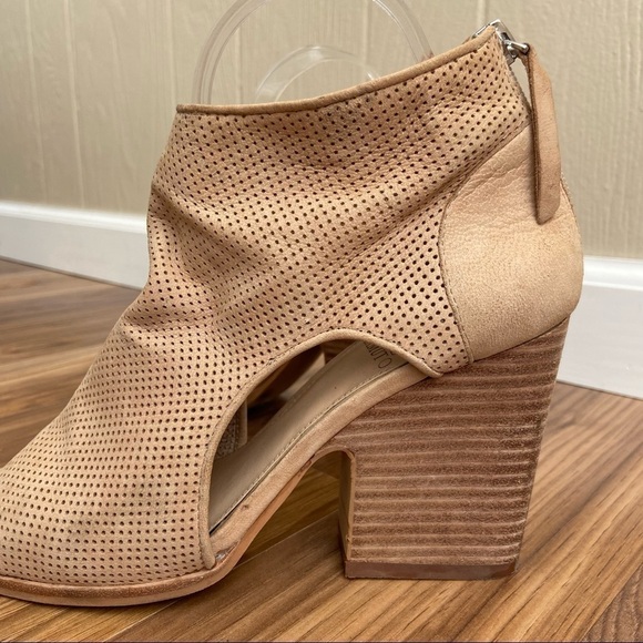 Vince Camuto Perforated Leather Tan Bevina Cutout Peep Toe Booties - Picture 5 of 12